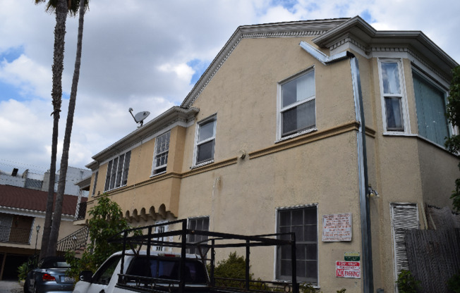 1807 18011 GRACE AVE