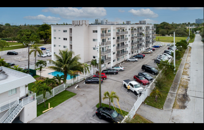 Community View | Apartment Homes For Rent In Miami | Biscayne Shores