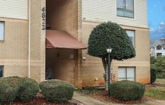 Well Maintained condo in East Charlotte!