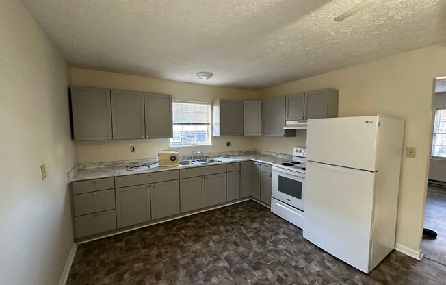 Split Foyer home off Old Forest Road