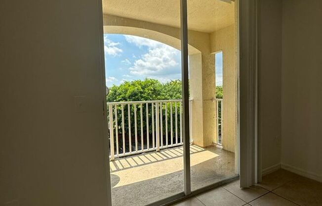 3 beds, 2 baths, 1,079 sqft, $3,200, Unit 13780-301