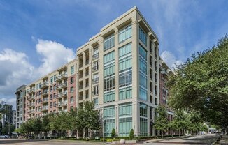 WaterWall Place Luxury Apartments in Houston