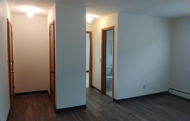 1 bed, 1 bath, 600 sqft, $985, Unit 15