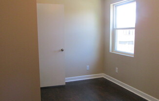 2 beds, 1 bath, $1,125, Unit 302-2SBRO