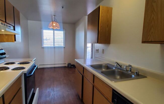 2 beds, 1 bath, 888 sqft, $1,520, Unit 324