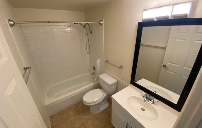 13716 15 AVE NE
