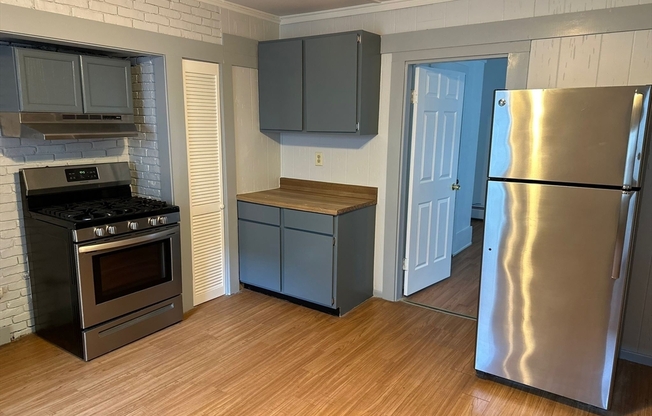 2 beds, 1 bath, 1,000 sqft, $2,200, Unit 2