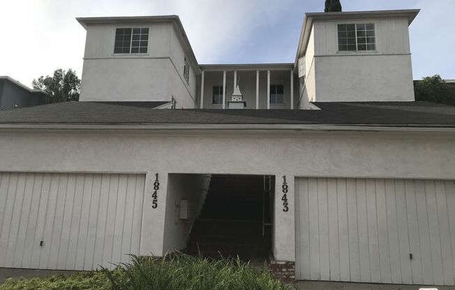 1843 S BEVERLY GLN BLVD