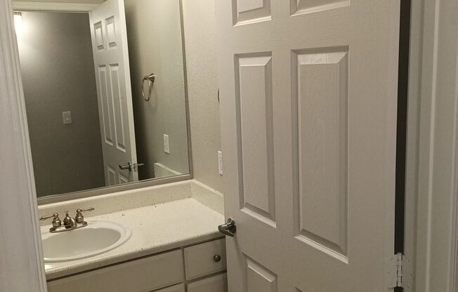 2 beds, 2 baths, 1,137 sqft, $1,599, Unit Las Vegas Blvd. 1239