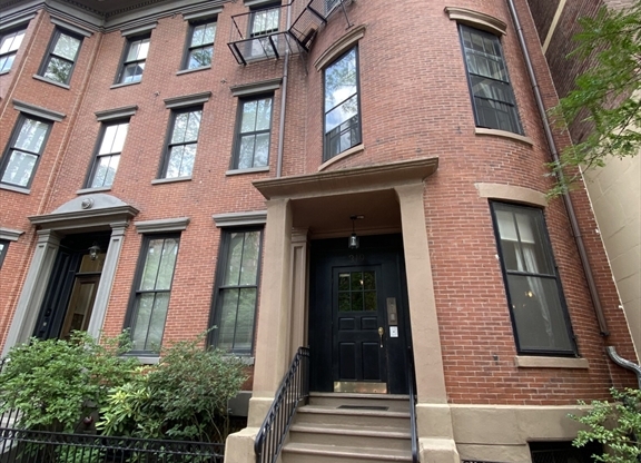 319 Dartmouth Street