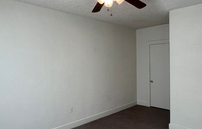 1 bed, 1 bath, $735, Unit Apt 2