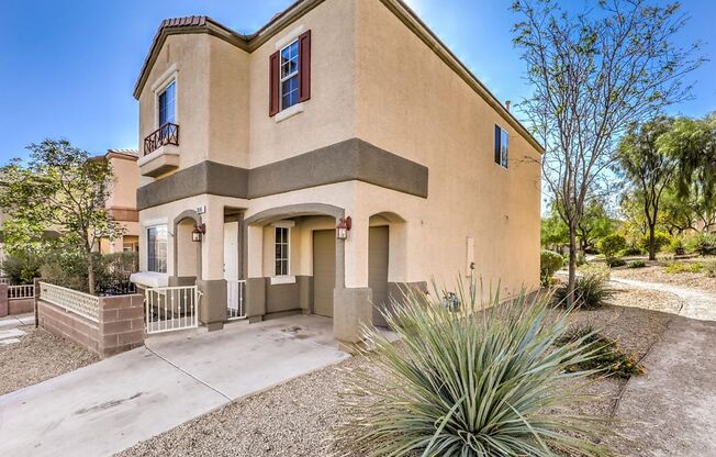 Spacious & Stylish 3-Bedroom Home, 2 Story Home with LOFT in the NW!