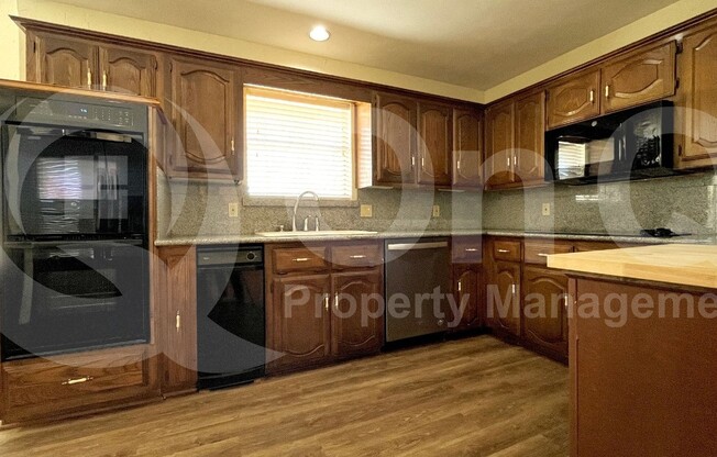 10 CYPRESS CT