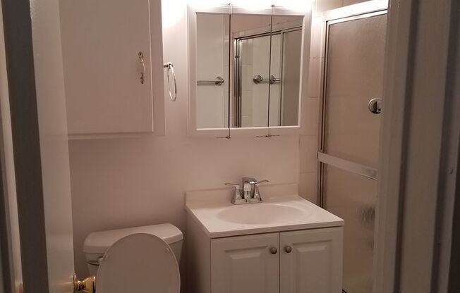 Studio, 1 bath, 400 sqft, $1,725, Unit 74-21