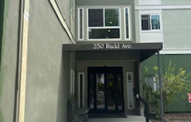 Studio, 1 bath, 500 sqft, $1,613, Unit Unit 219