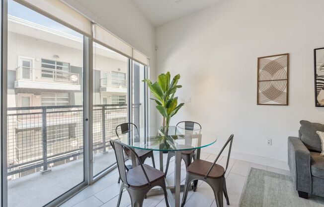 1 bed, 2 baths, $1,799, Unit 314