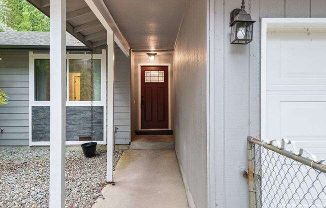 Rambler in Port Orchard with Fenced Yard