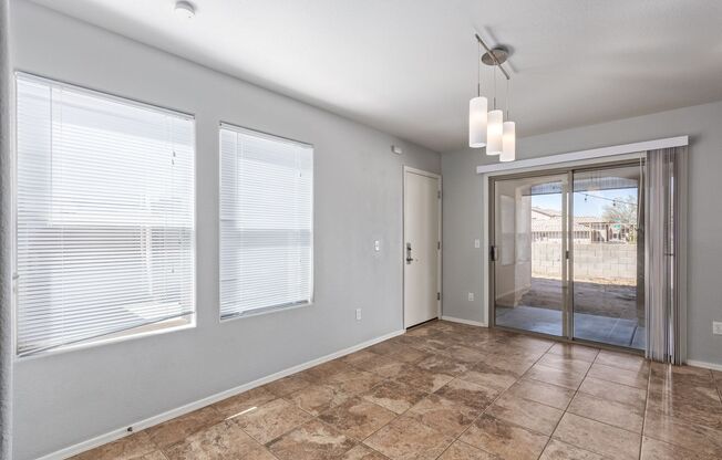 Amazing 3 Bedroom Home in Great Queen Creek Location!