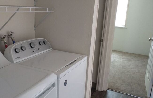 2 beds, 1 bath, 675 sqft, $1,399, Unit 2