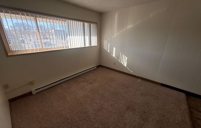 Studio, 1 bath, 500 sqft, $650, Unit 210