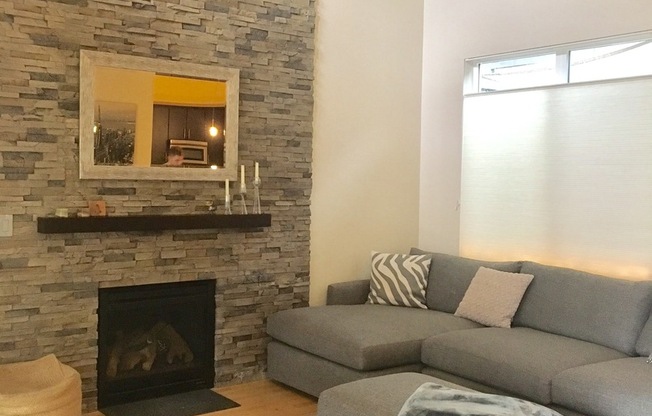 Lovely and Light Open Concept Louisville Home for Lease!