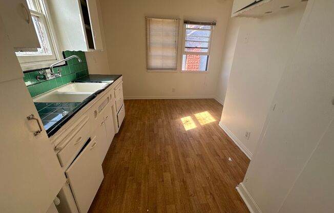 1 bed, 1 bath, 757 sqft, $1,750, Unit 1945 1/2