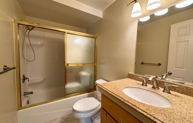 3 beds, 2.5 baths, $4,595, Unit Unit D