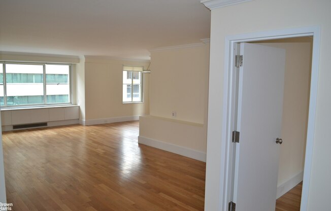 1 bed, 1.5 baths, $4,750, Unit 5D