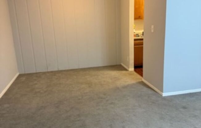 2 beds, 1 bath, 800 sqft, $1,400, Unit 10RW-6
