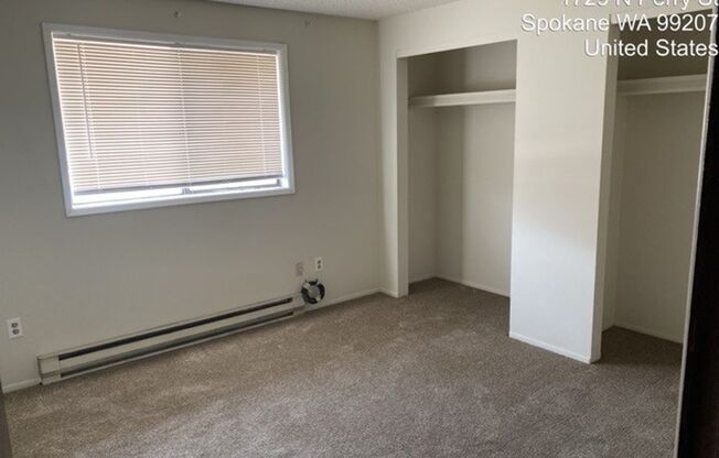 2 beds, 1 bath, $1,300