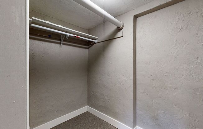 Studio, 1 bath, 290 sqft, $1,150, Unit B-1