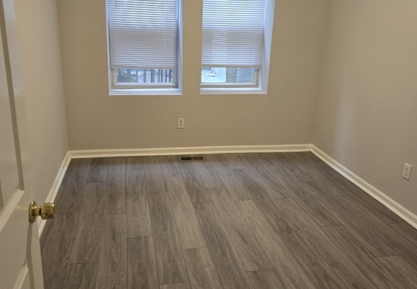 1018 S 52 ST