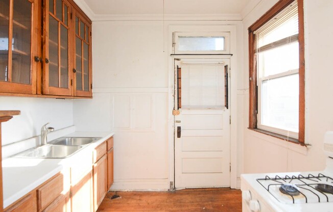 4824 ADDISON