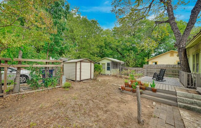 920 E 46th