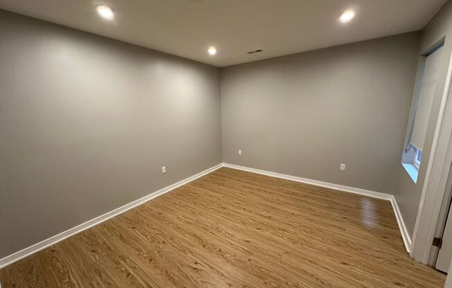 2 beds, 2 baths, 900 sqft, $2,050, Unit 2B