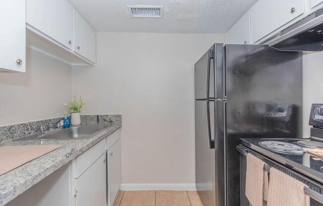 1 bed, 1 bath, 599 sqft, $954