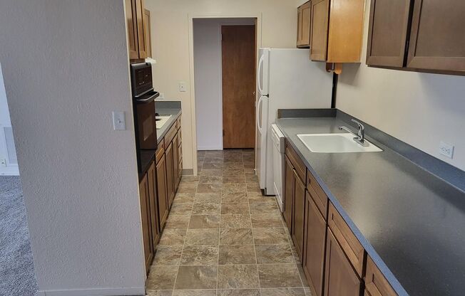 2 beds, 2 baths, 970 sqft, $1,695, Unit 706