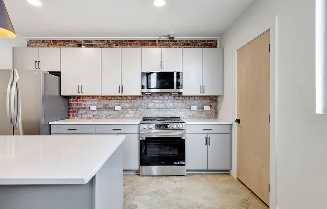 1 bed, 1 bath, 655 sqft, $1,775, Unit 100