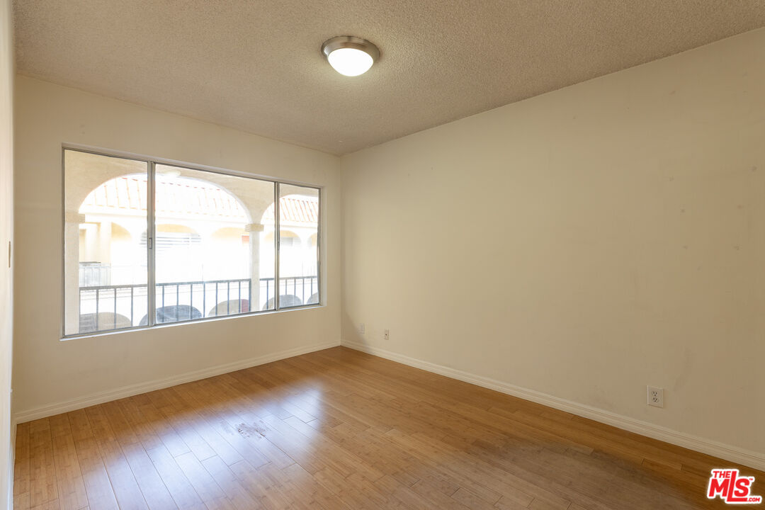 1033 6th St Apt 305