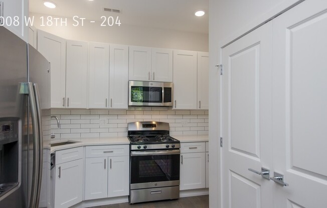 1008 W 18 ST
