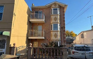 3 beds, 2 baths, $3,250