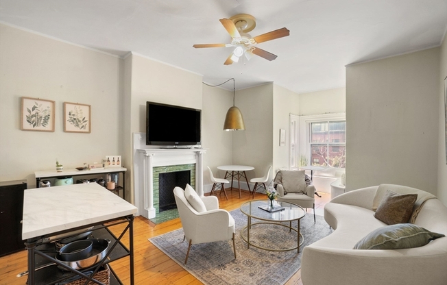 296 Marlborough St 1