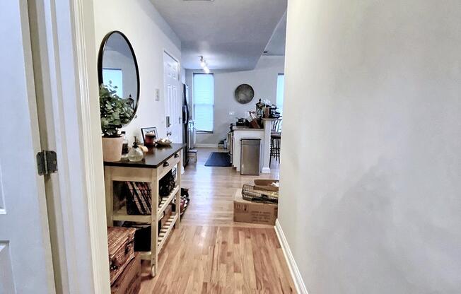 815 817 W ADDISON