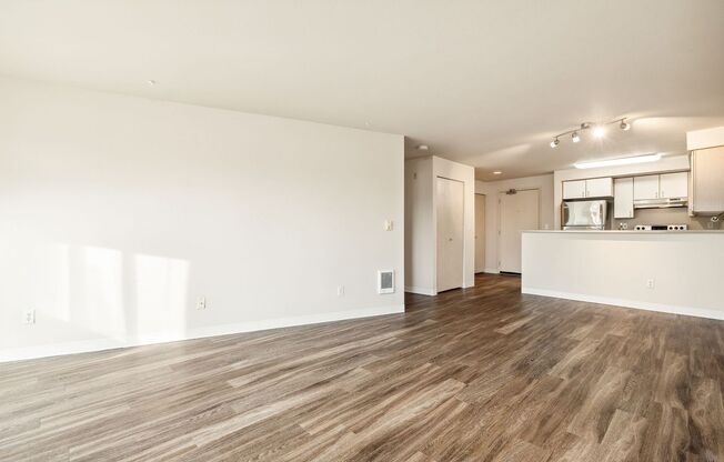 1 bed, 1 bath, 680 sqft, $1,950, Unit 305
