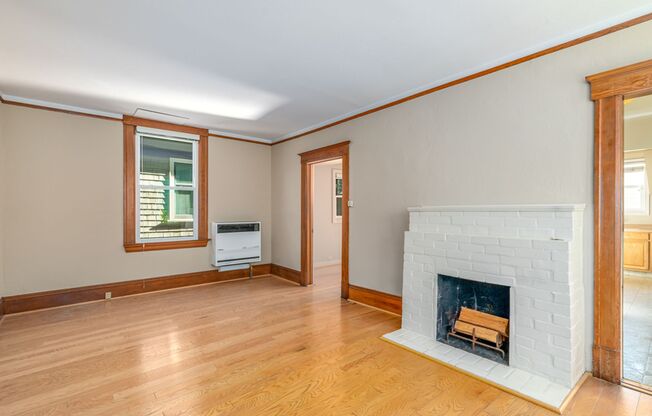 4382 Howe St. #2 - 1 bedroom | 1 bath | Lower unit