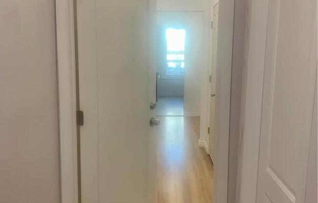 1 bed, 1 bath, 3,400 sqft, $1,950, Unit 2 1