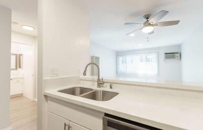 1 bed, 1 bath, 700 sqft, $1,798, Unit 319