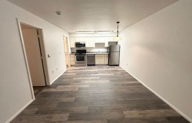 Centrally Located 1bd/1ba Gateway Condo! Remodeled in 2018!