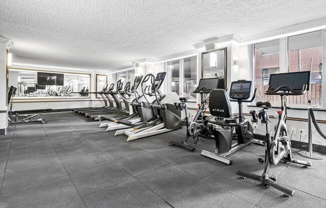 1 bed, 1 bath, $3,950, Unit 3R