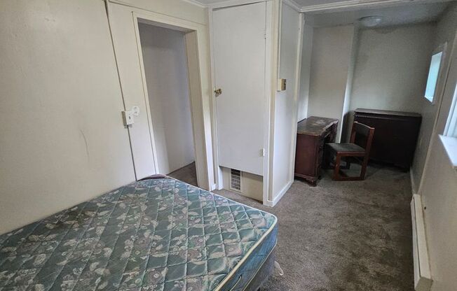 4 beds, 1.5 baths, $2,640, Unit 117